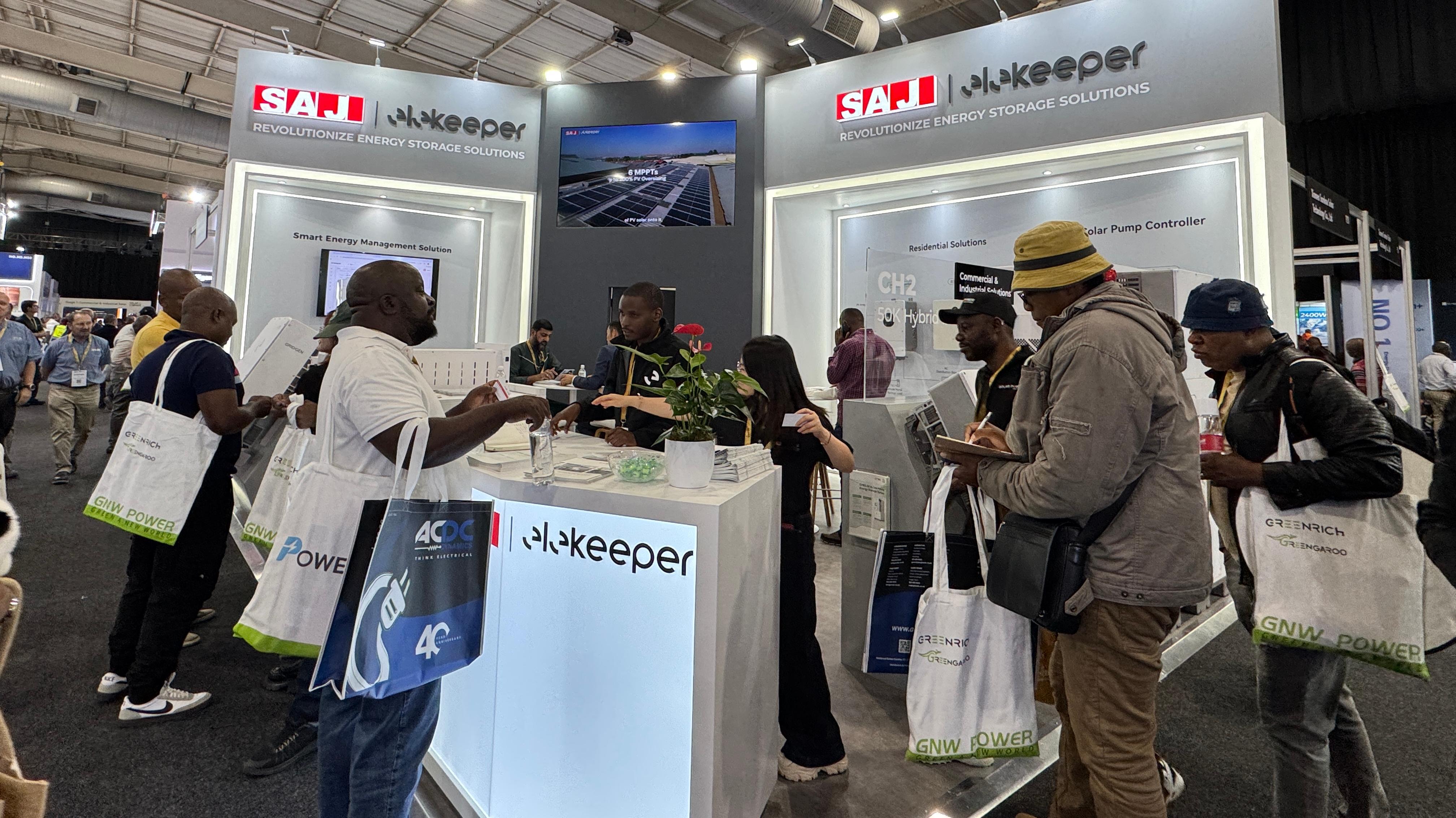 Compte rendu du salon | SAJ Electric brille au salon « Solar & Storage Live Africa » et contribue à la transition énergétique verte de l'Afrique grâce à la technologie